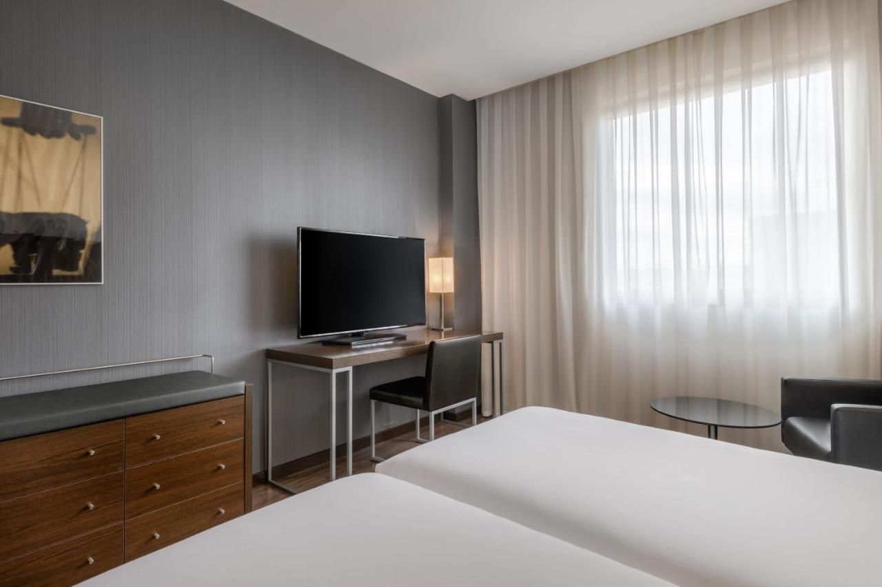 Ac Hotel By Marriott Madrid Airport Coslada Exterior foto