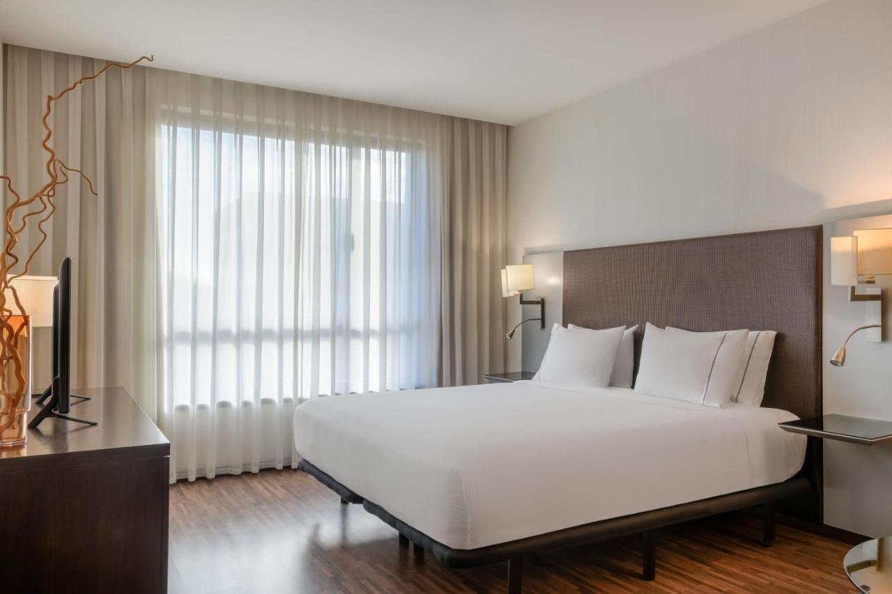 Ac Hotel By Marriott Madrid Airport Coslada Exterior foto