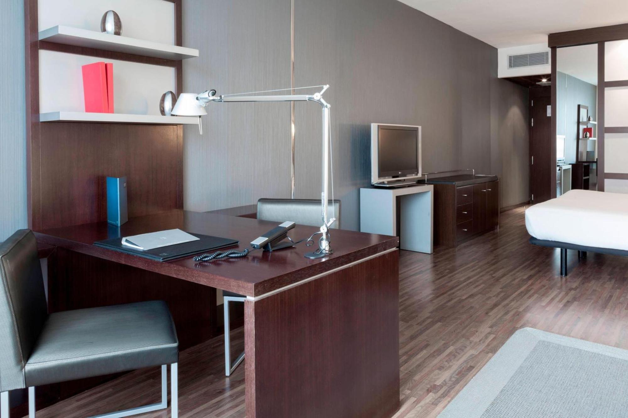 Ac Hotel By Marriott Madrid Airport Coslada Exterior foto