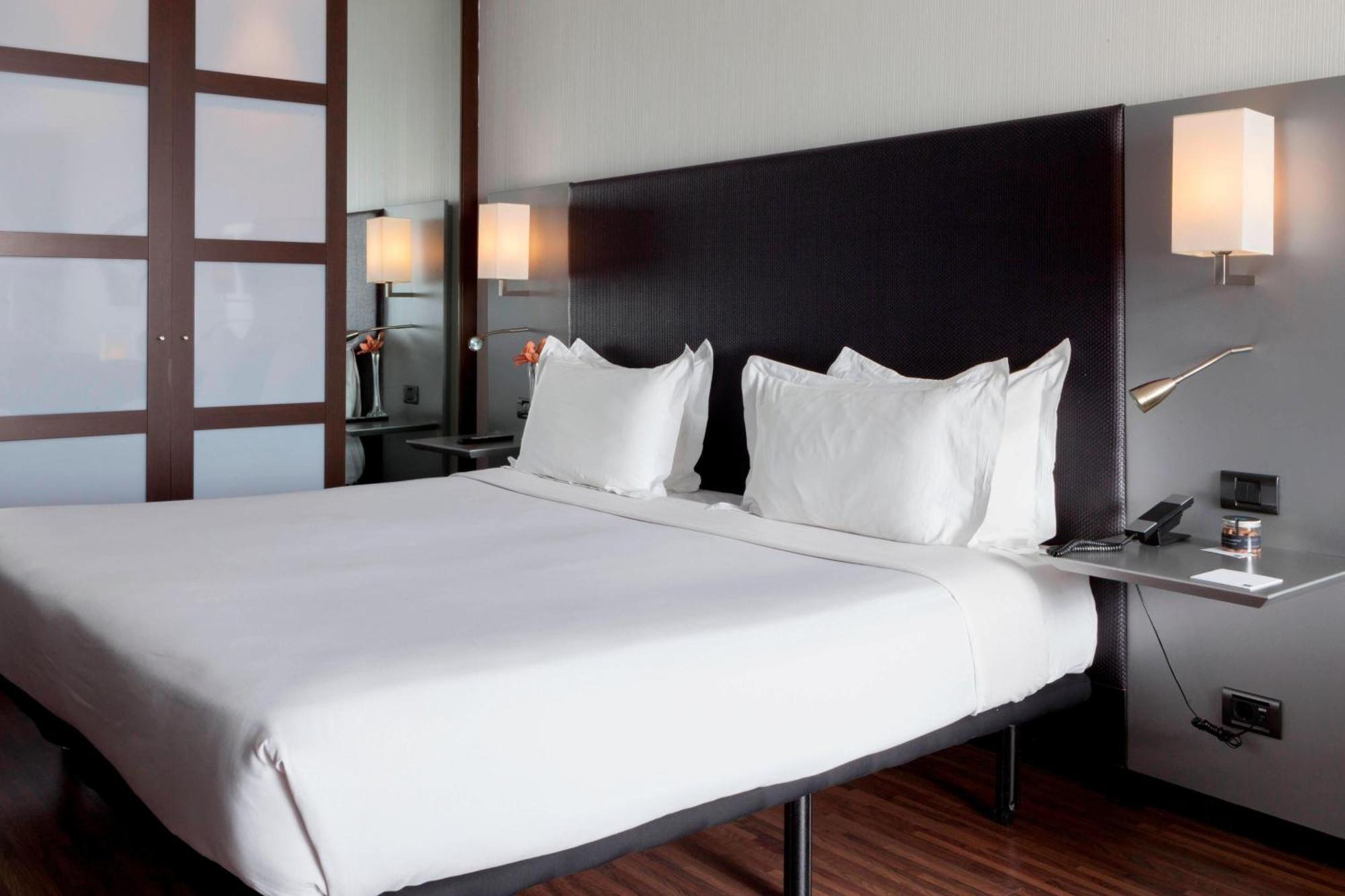 Ac Hotel By Marriott Madrid Airport Coslada Exterior foto