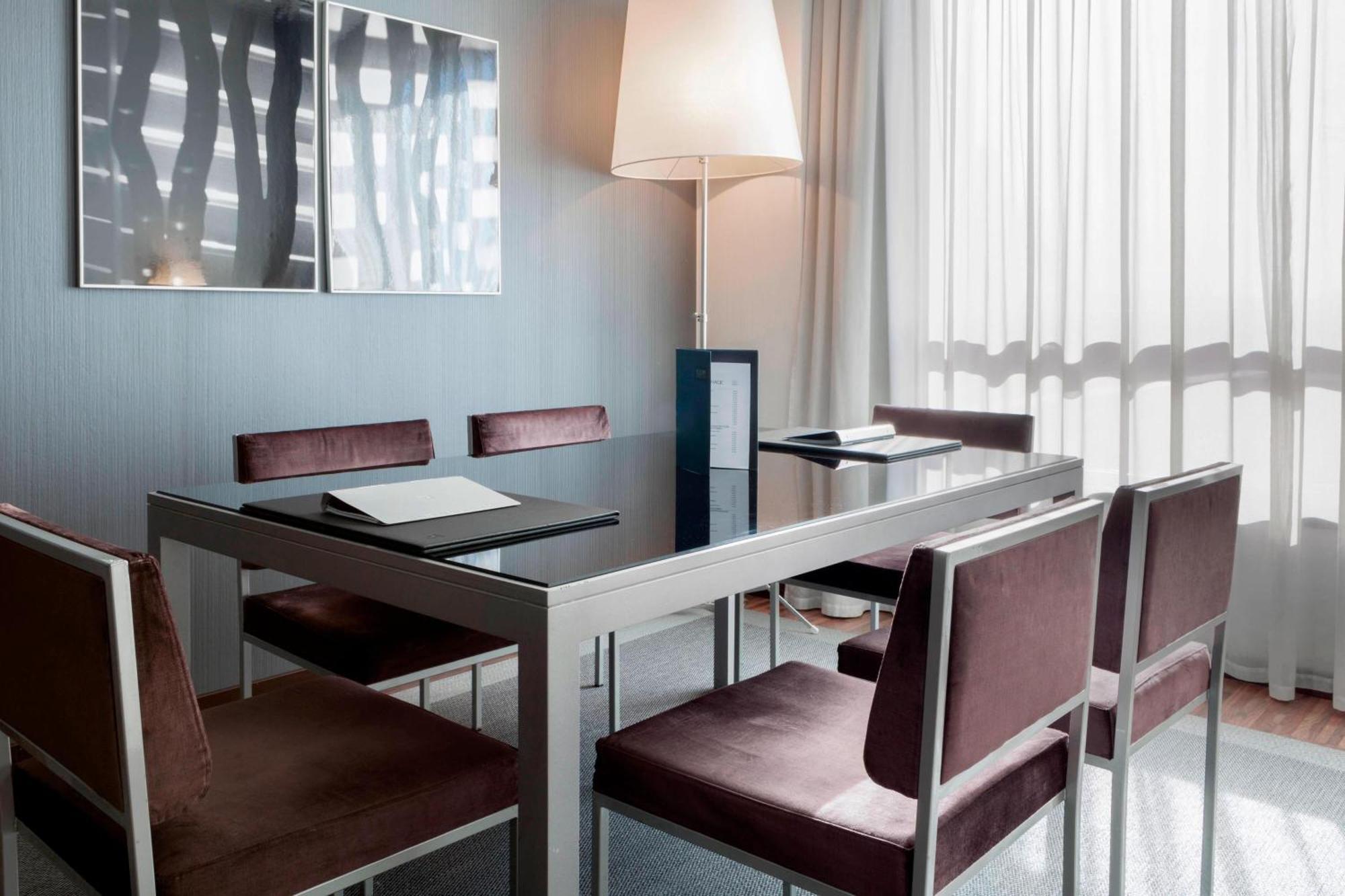 Ac Hotel By Marriott Madrid Airport Coslada Exterior foto