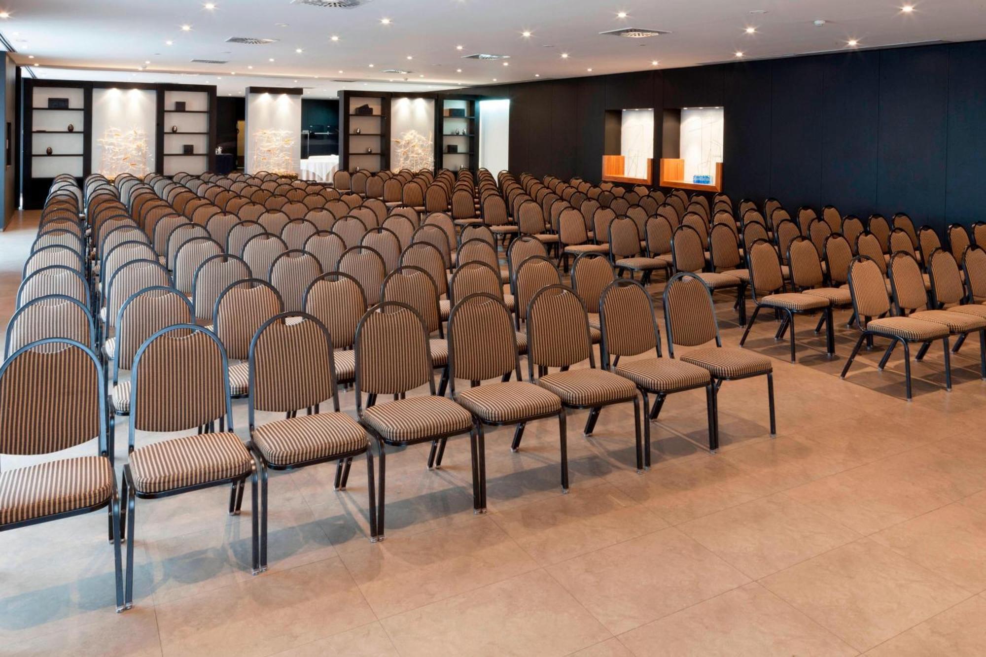 Ac Hotel By Marriott Madrid Airport Coslada Exterior foto